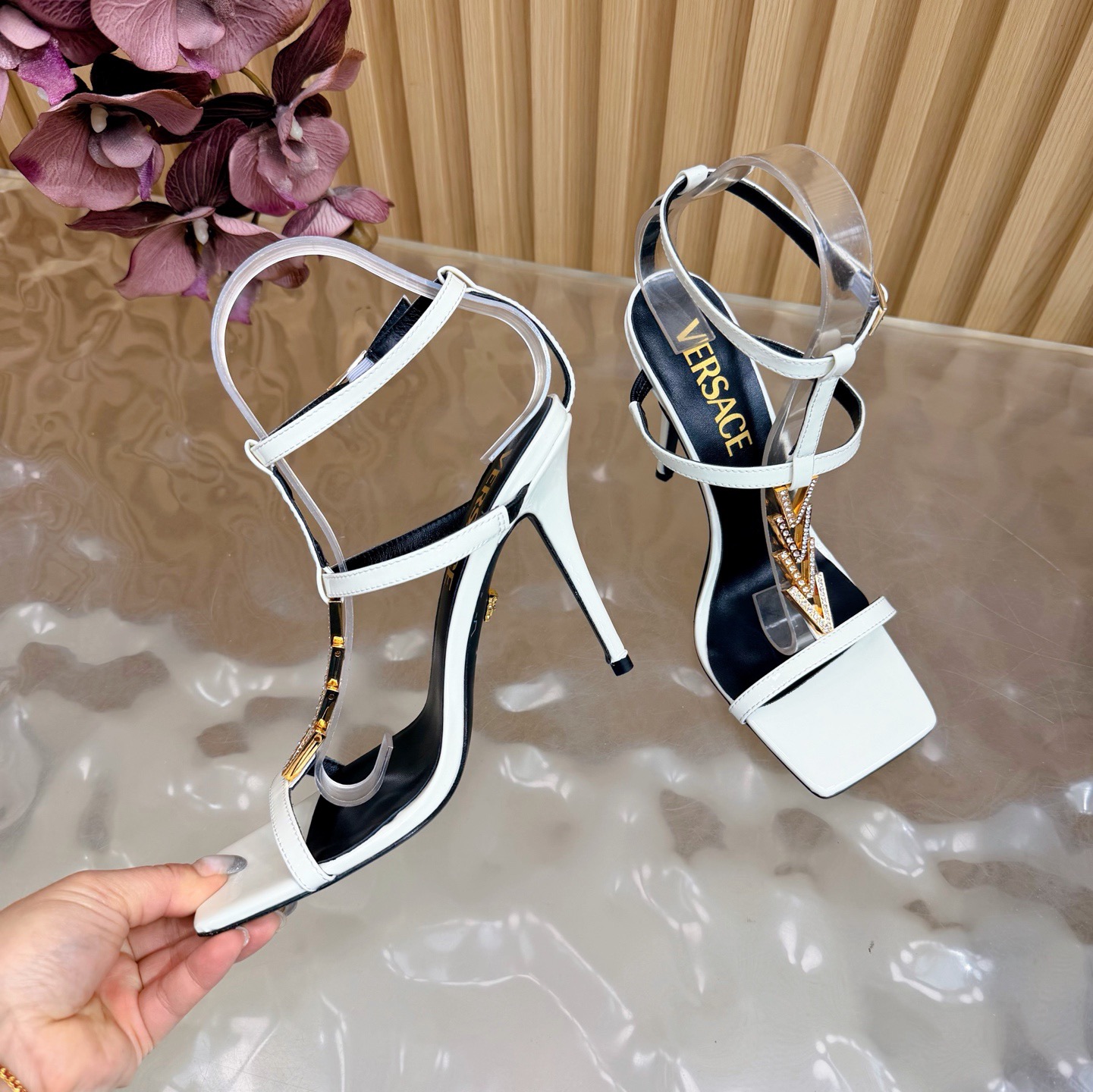 Versace Fashion Show New Collection Medusa's new sandals