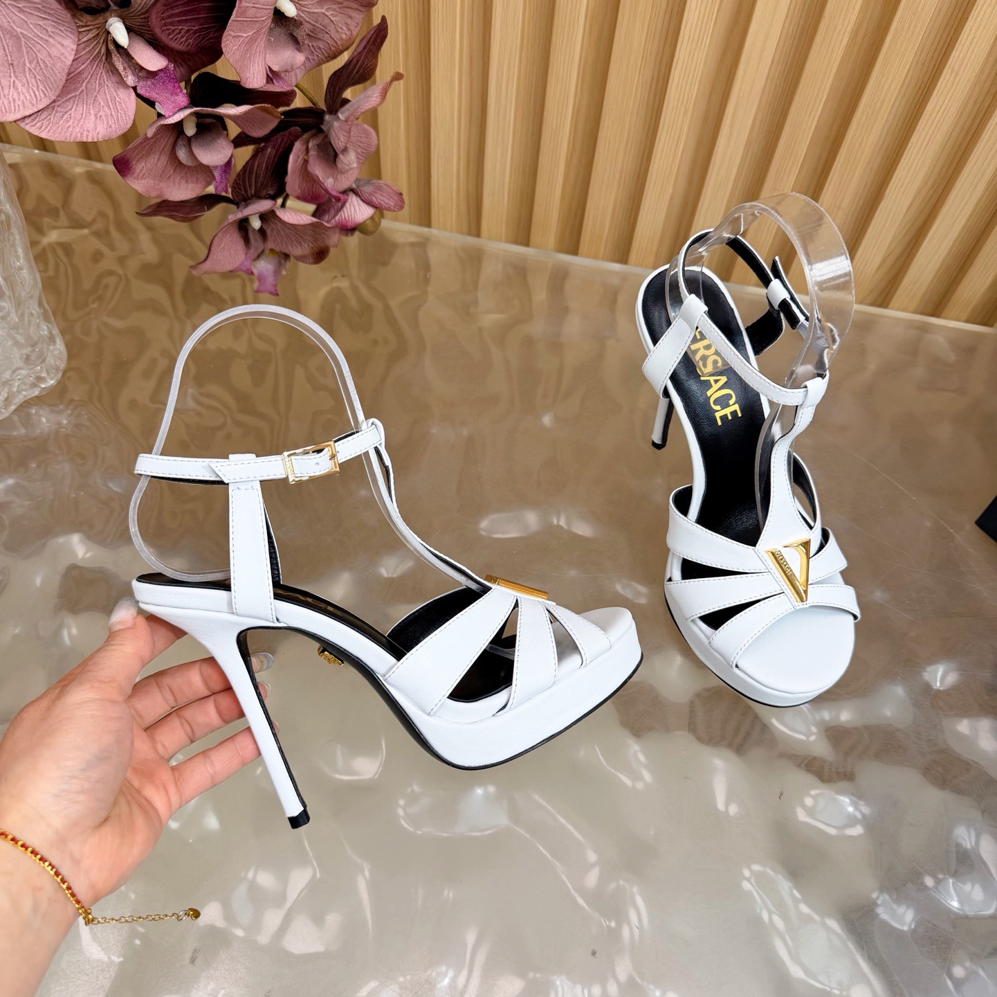 Versace Fashion Show New Collection Medusa's new sandals