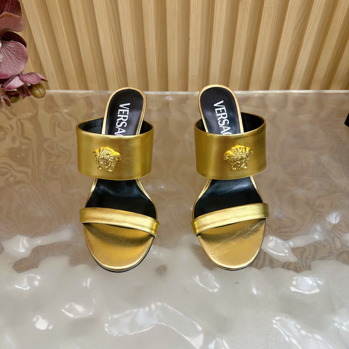 Versace Fashion Show New Collection Medusa's new sandals