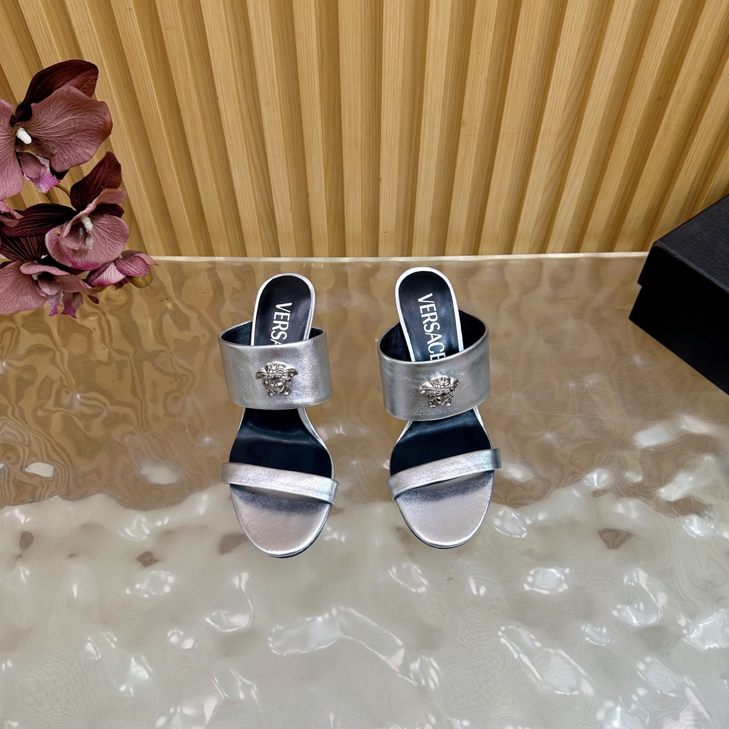 Versace Fashion Show New Collection Medusa's new sandals