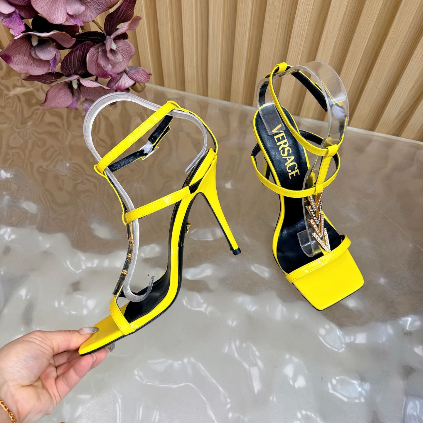 Versace Fashion Show New Collection Medusa's new sandals