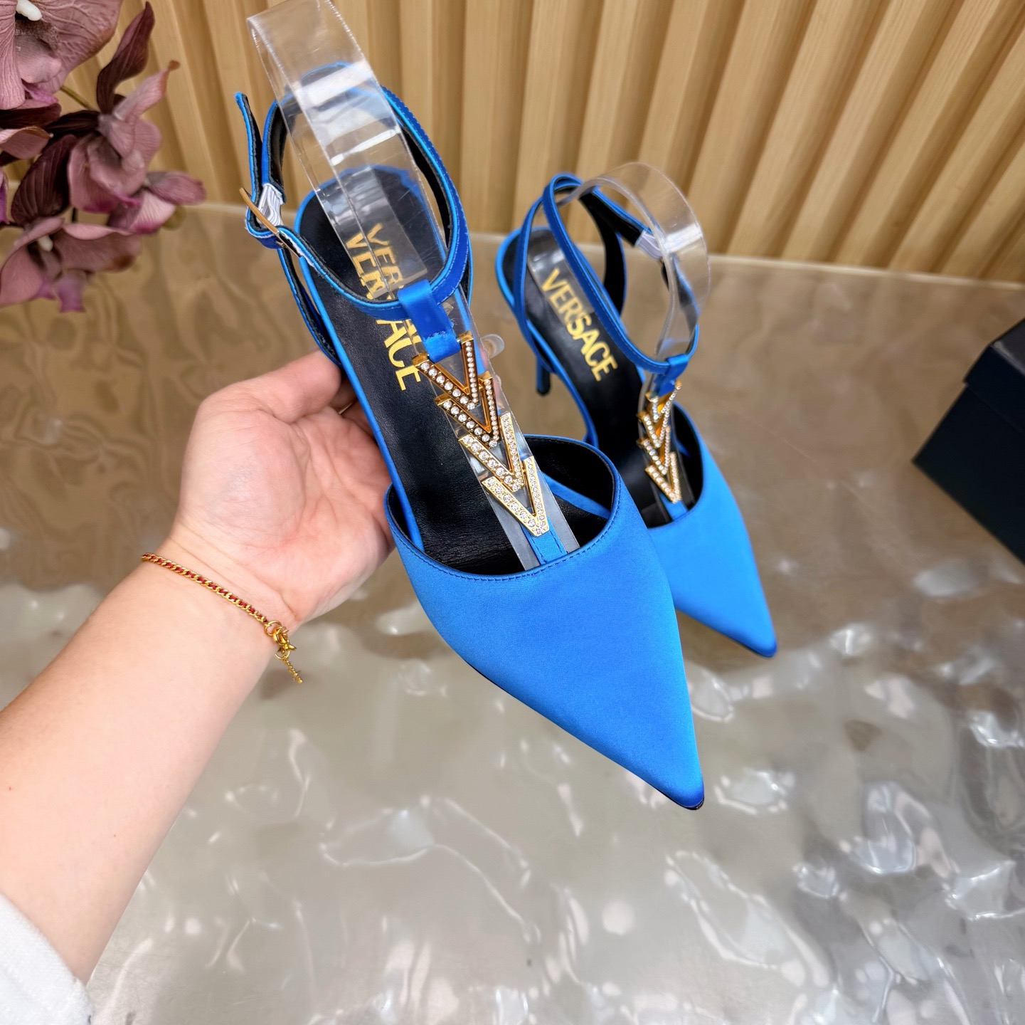 Versace Fashion Show New Collection Medusa's new sandals