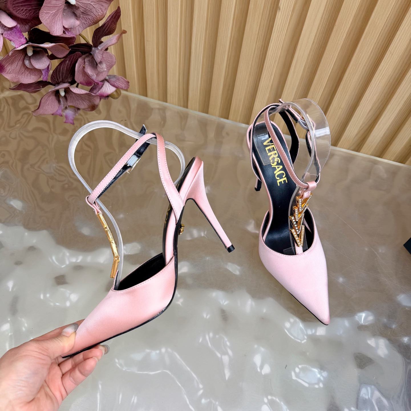 Versace Fashion Show New Collection Medusa's new sandals