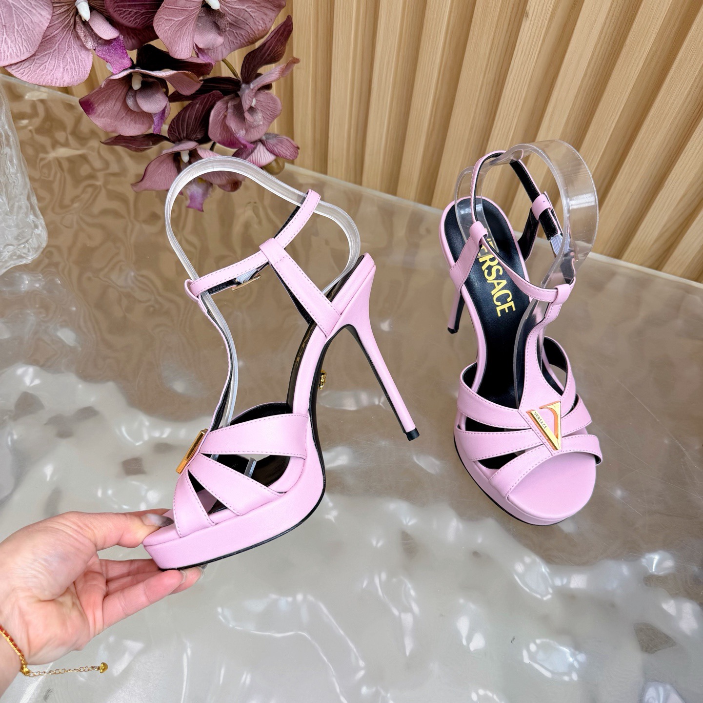 Versace Fashion Show New Collection Medusa's new sandals