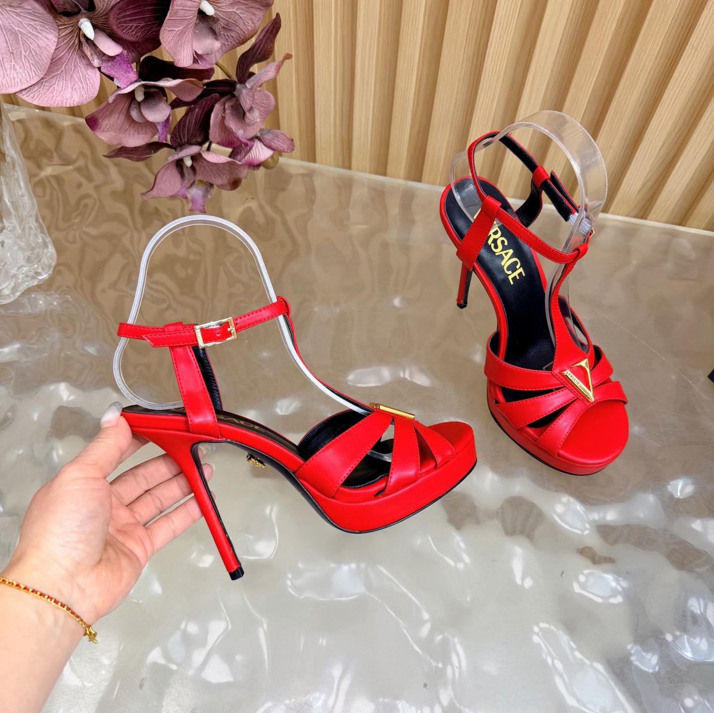 Versace Fashion Show New Collection Medusa's new sandals