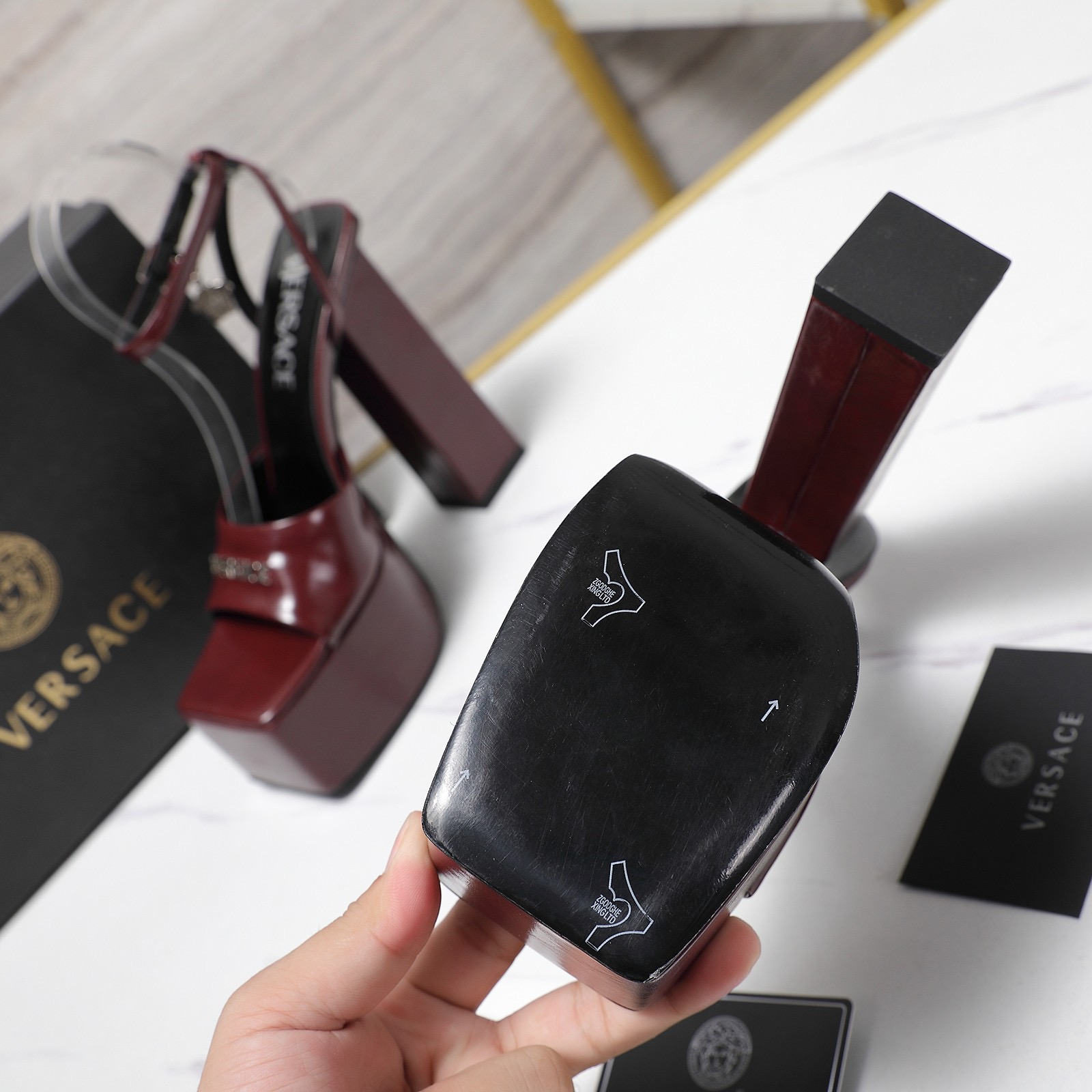 Versace Fashion Show New Collection Medusa's new sandals