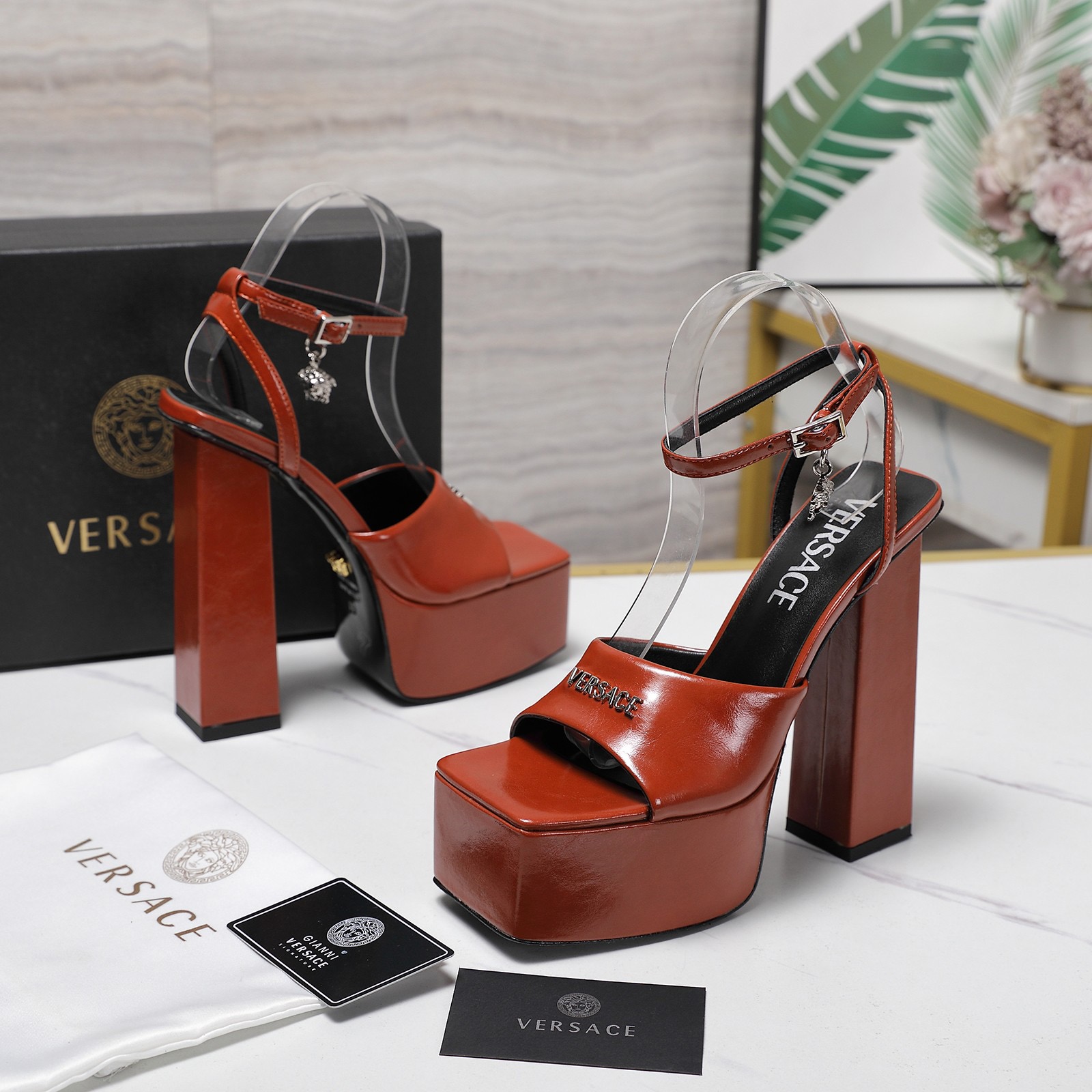 Versace Fashion Show New Collection Medusa's new sandals