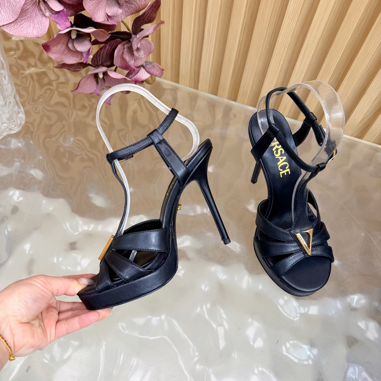 Versace Fashion Show New Collection Medusa's new sandals