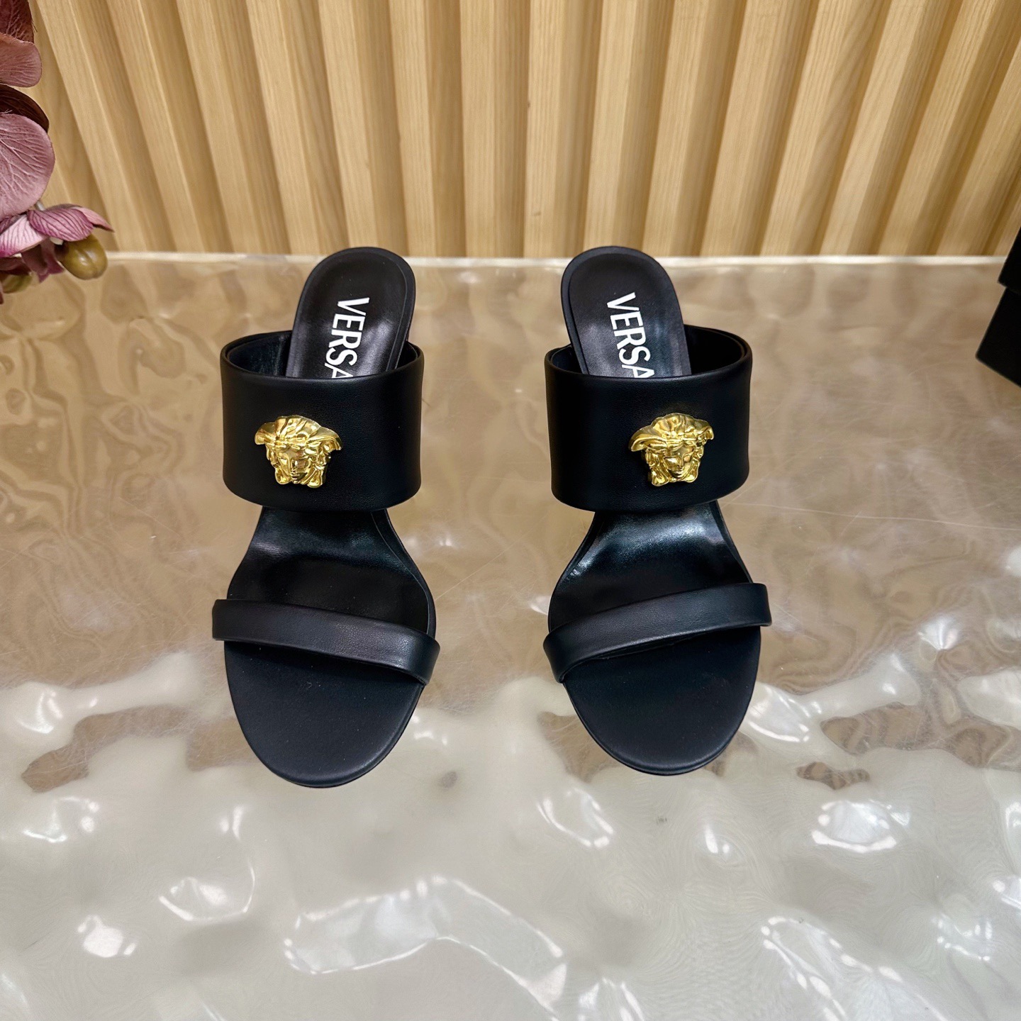 Versace Fashion Show New Collection Medusa's new sandals