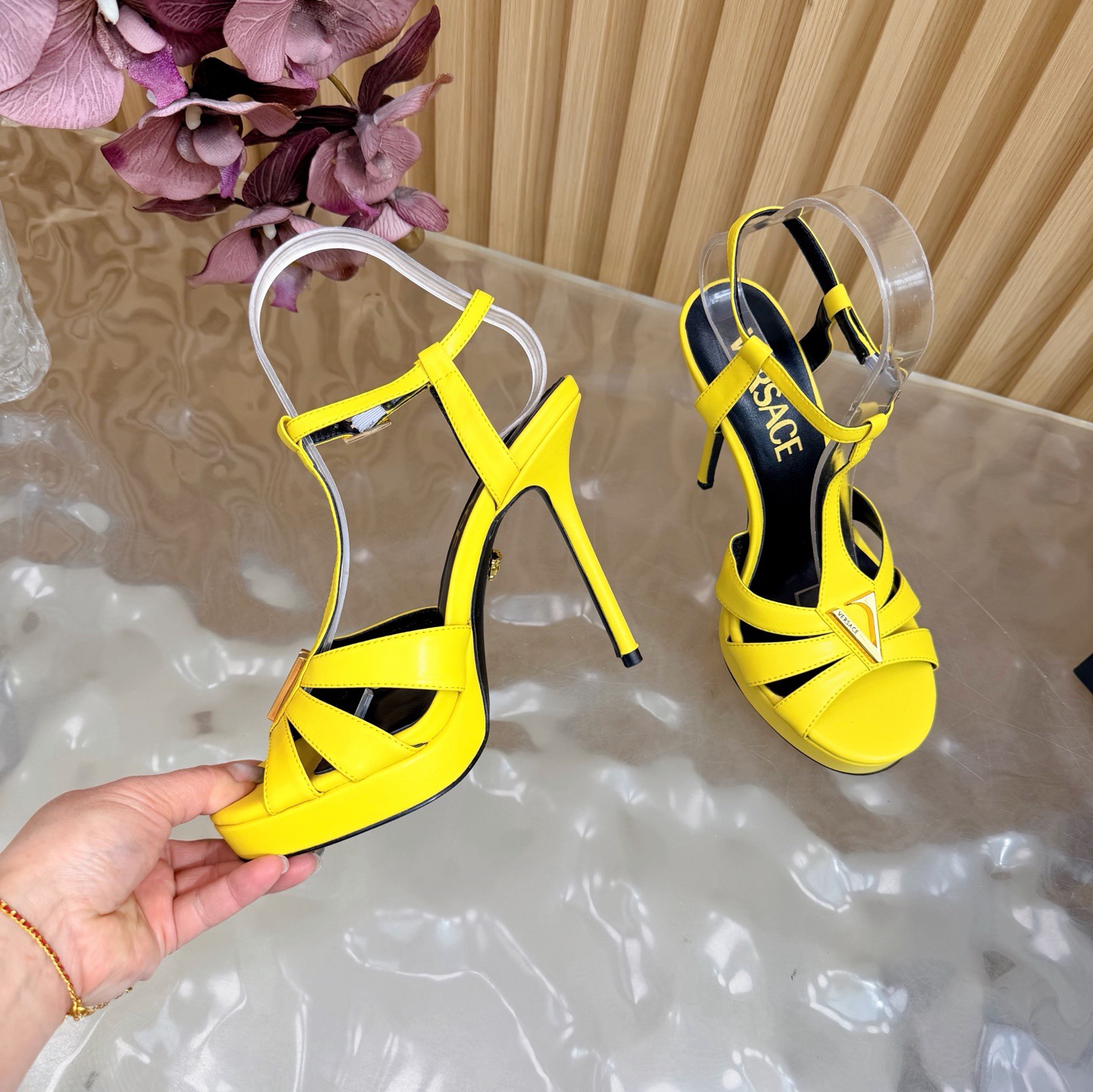 Versace Fashion Show New Collection Medusa's new sandals