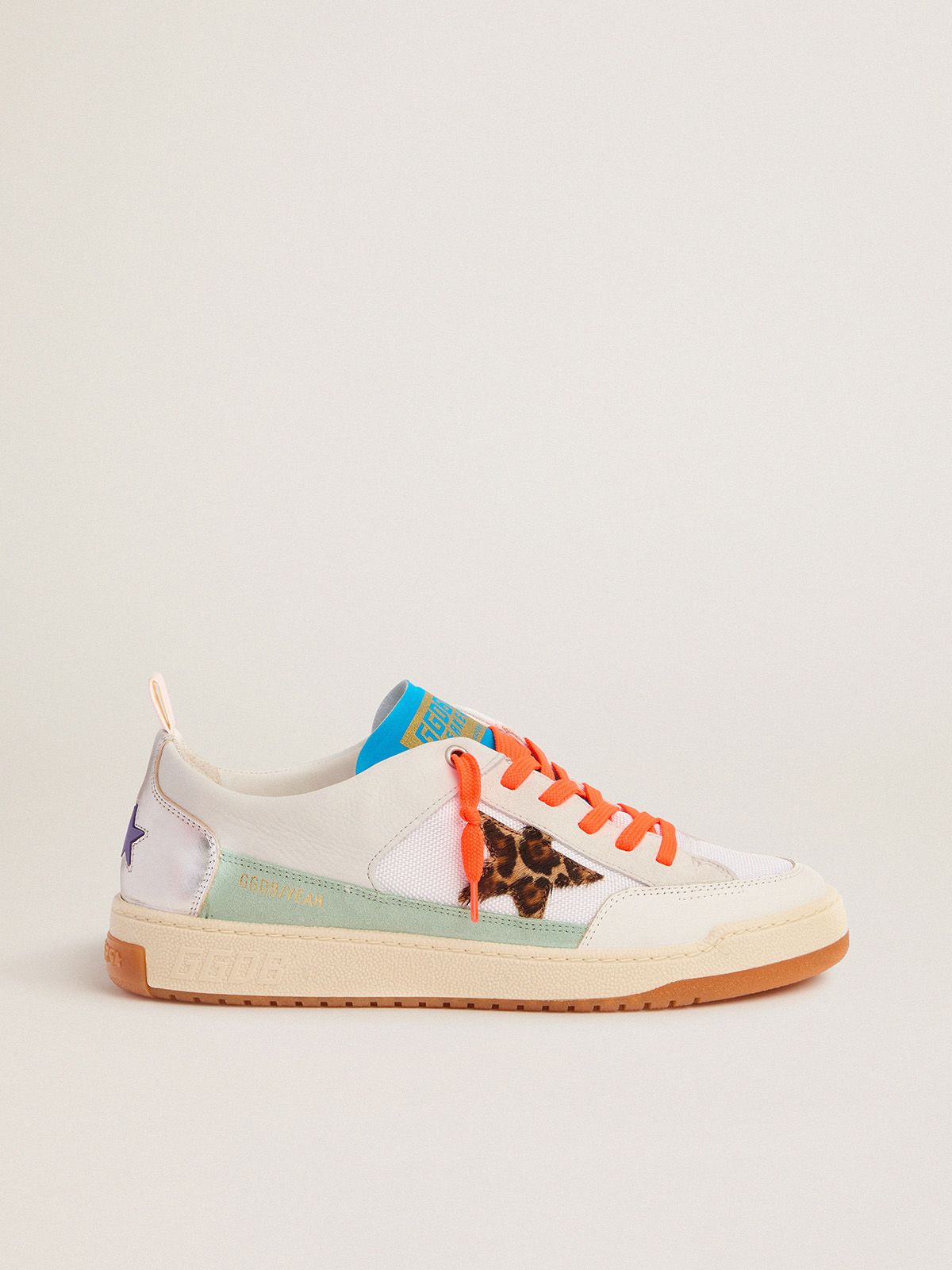 Saldi Golden Goose Uomo Men’s white and blue Yeah sneakers with leopard-print star