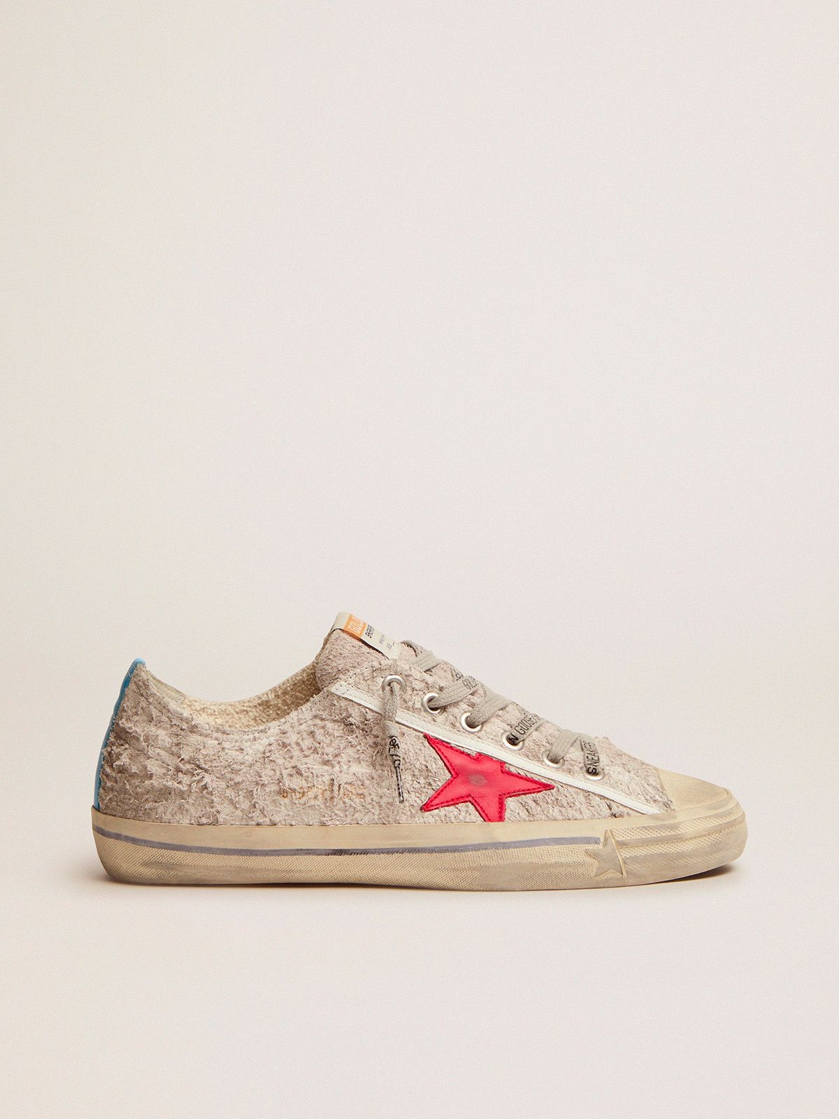 Golden Goose Saldo Uomo V-Star sneakers in white suede with red leather star