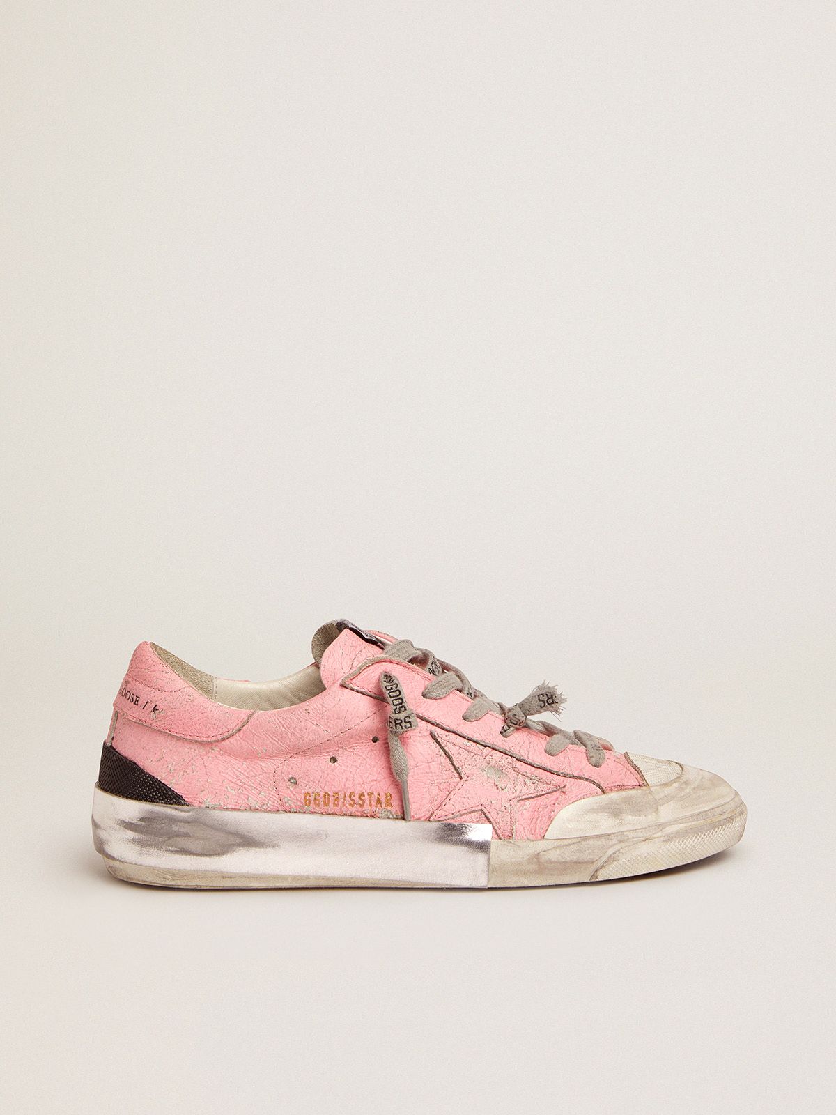 Super-Star sneakers in pink crackled leather and multi-foxing | 