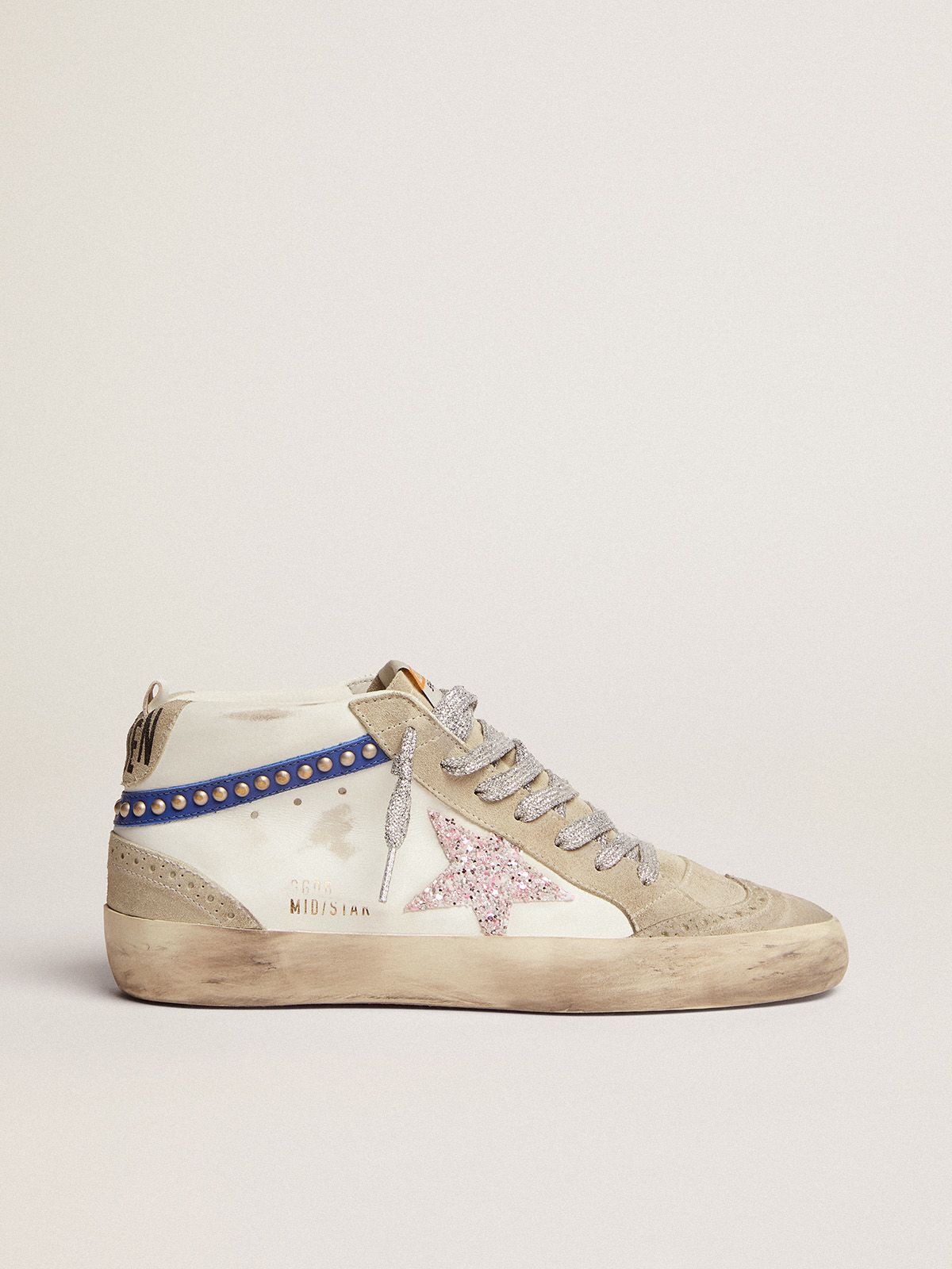 Mid Star LTD sneakers with white and pink glitter star and blue leather flash with gold-colored studs | 