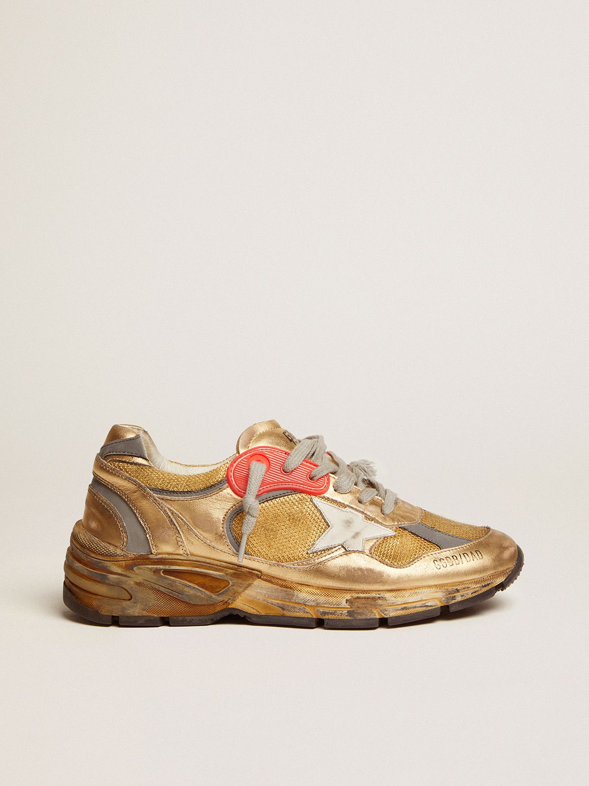 Golden Goose Outlet Women’s gold Dad-Star sneakers