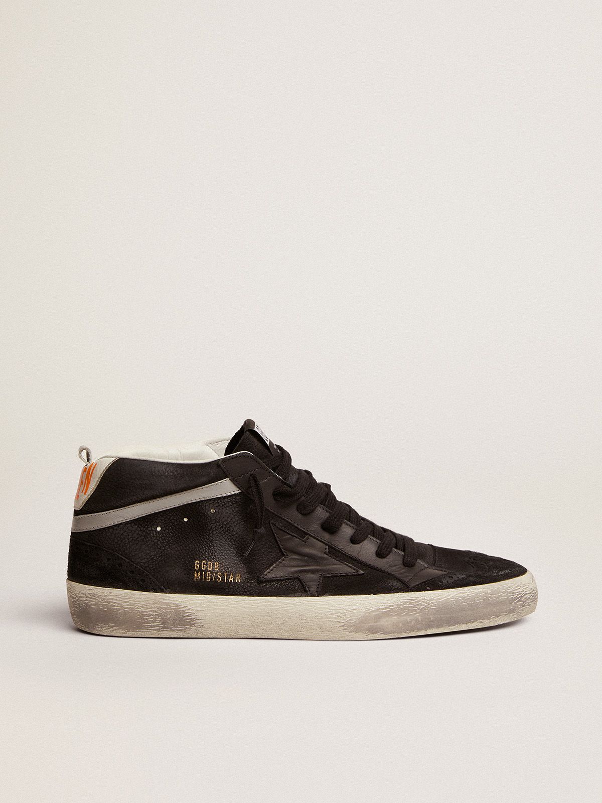 Golden Goose Sconto Uomo Mid Star sneakers in black nubuck with black leather star and silver laminated leather flash