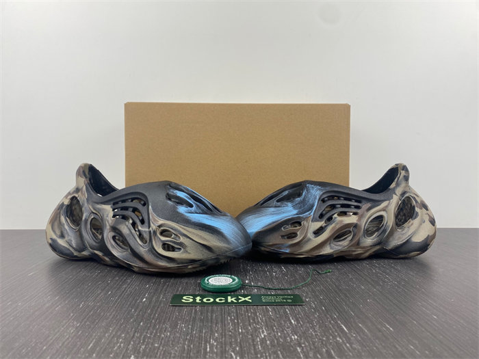 ADS Yeezy Foam RNR MX Cinder ID4126