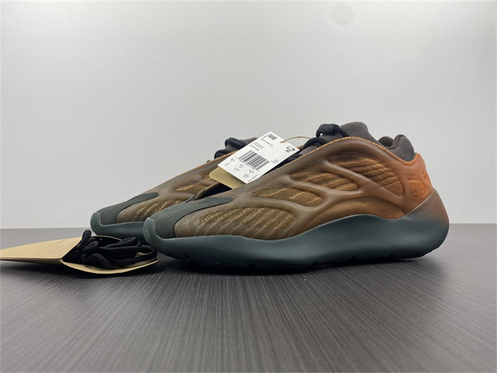 ADS Yeezy 700 V3 Copper Fade GY4109