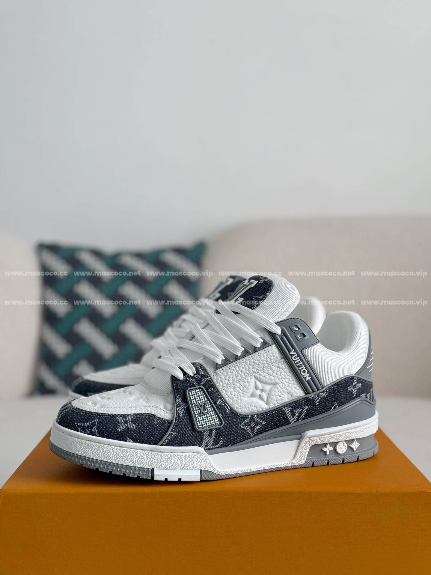 L X V TRAINERS SNEAKERS