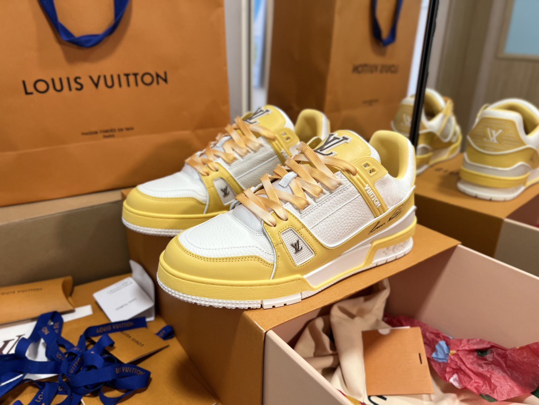 L X V TRAINER Sneakers