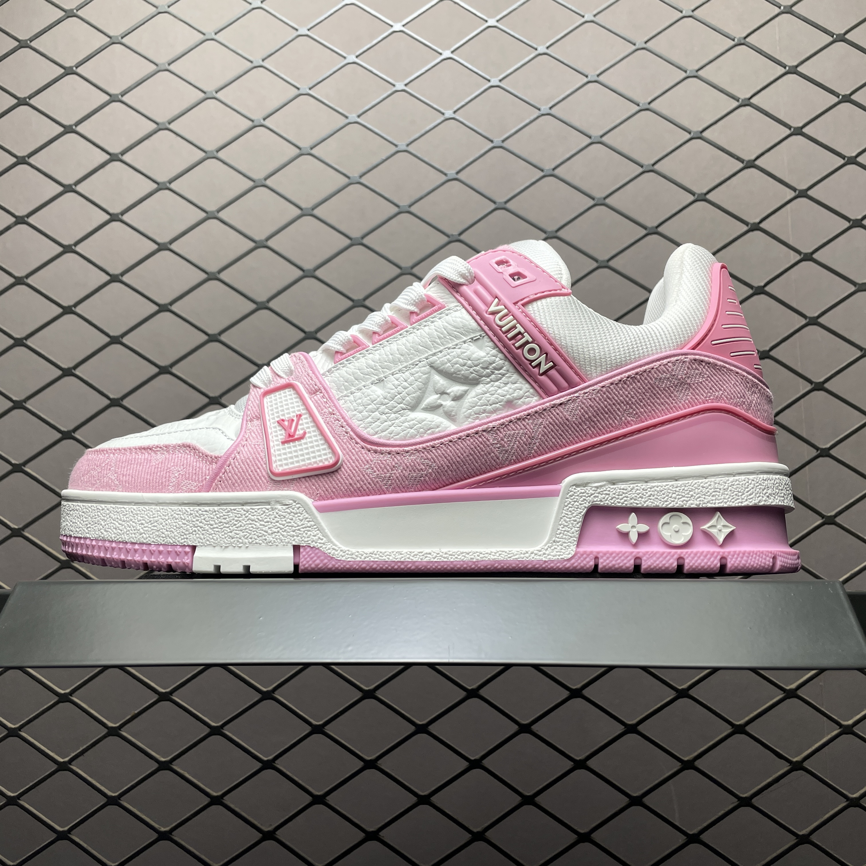 L X V TRAINER SNEAKERS