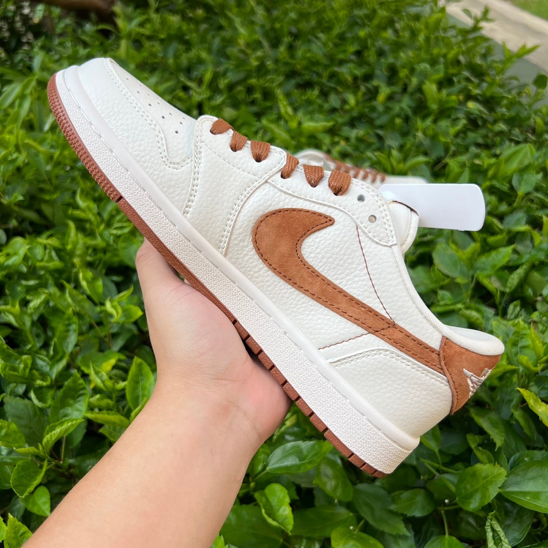 Travis Scott x Jordan Air Jordan 1 Low OG