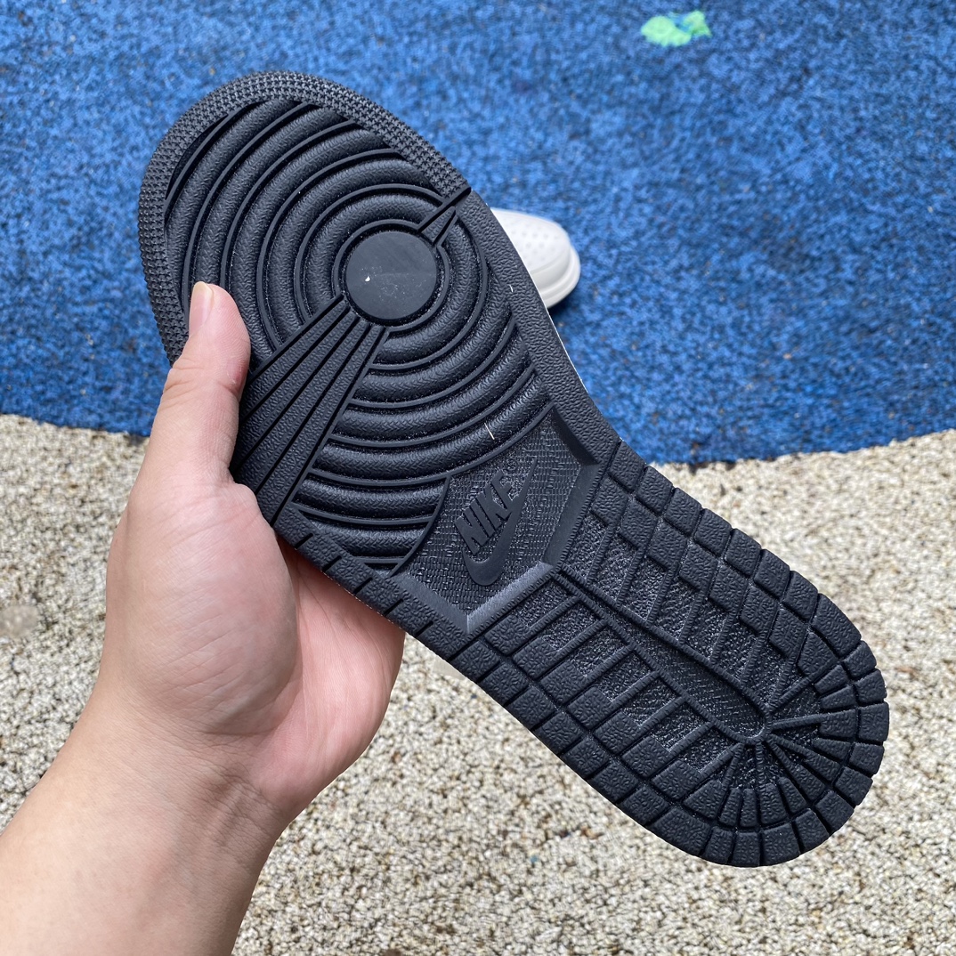 Travis Scott x Air Jordan 1 Low x Louis Vuitton