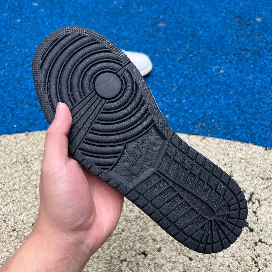 Travis Scott x Air Jordan 1 Low x Louis Vuitton