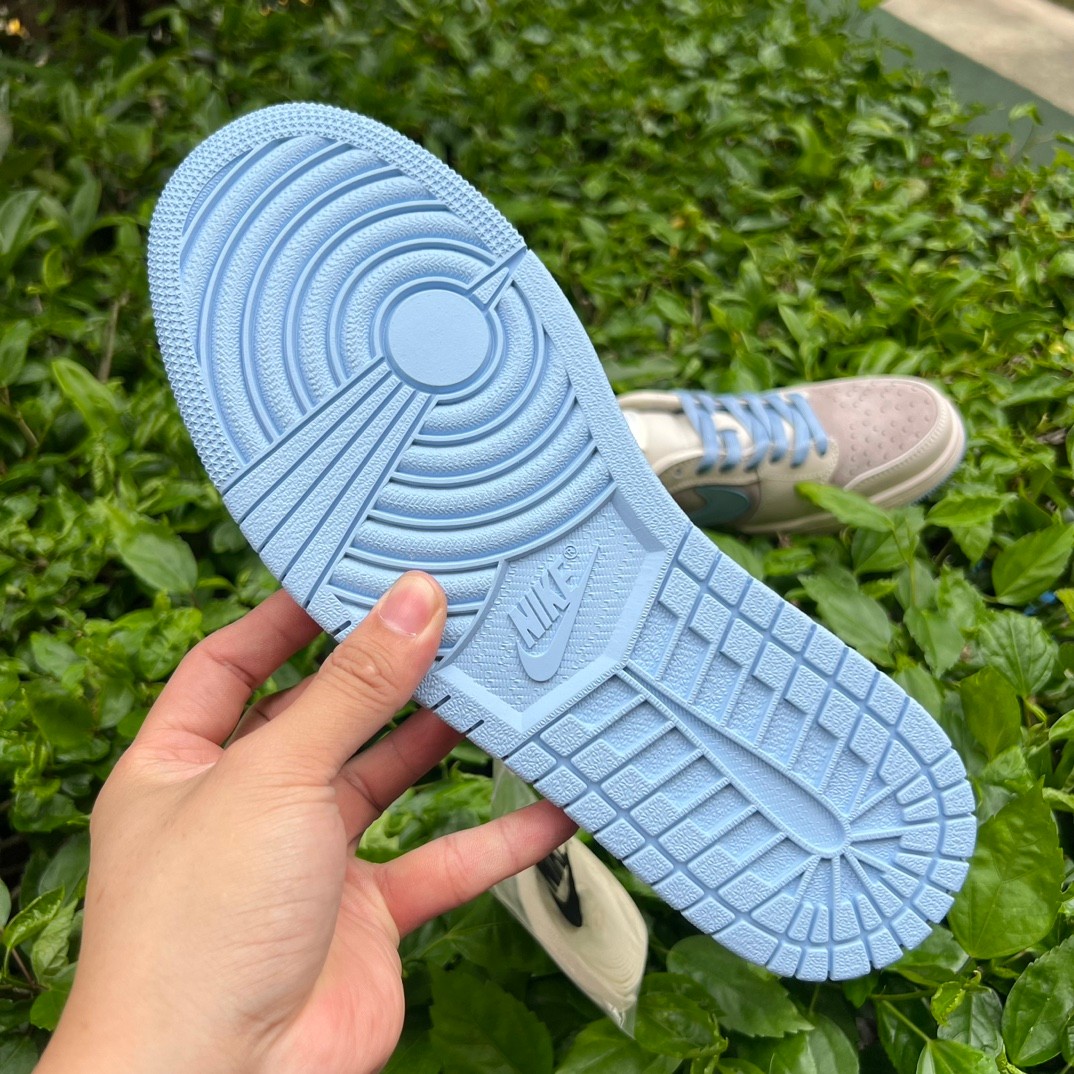 Travis Scott x Jordan Air Jordan 1 Low OG