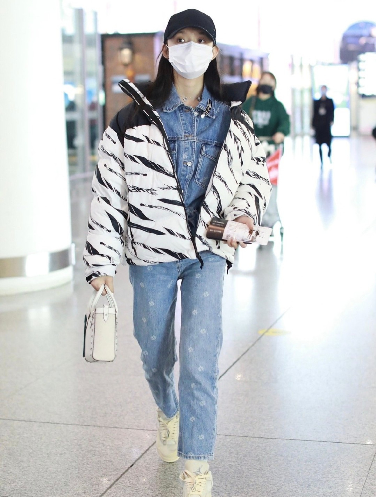 White 'ZebraLogoPattern' Down Jacket