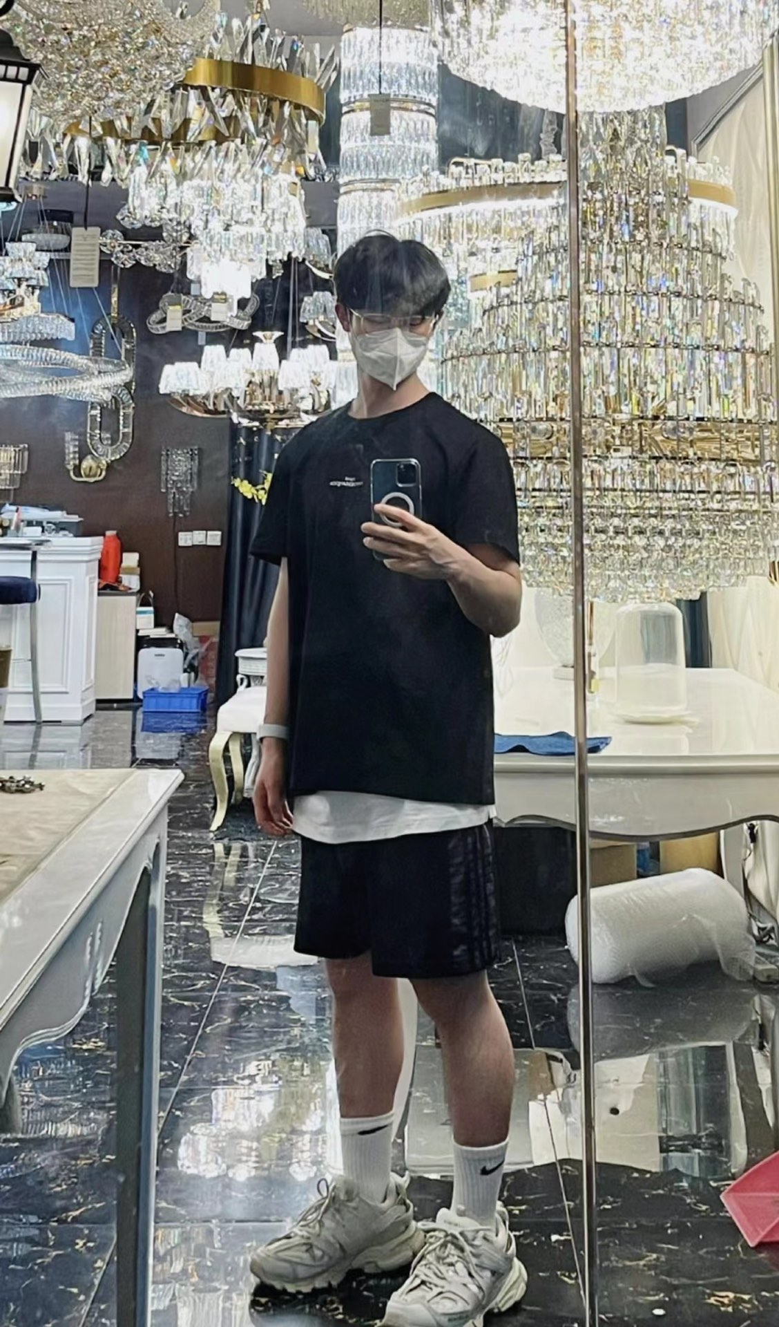 M-rg13la Black & White Upside Down Letter Embroidered Short Sleeves