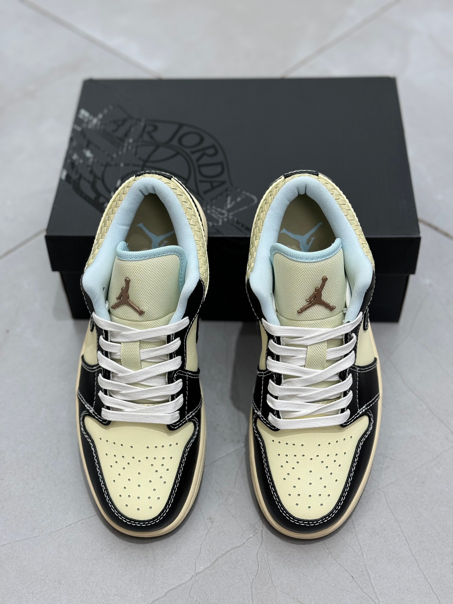 Jordan 1 Low SE Coconut Milk Black Muslin