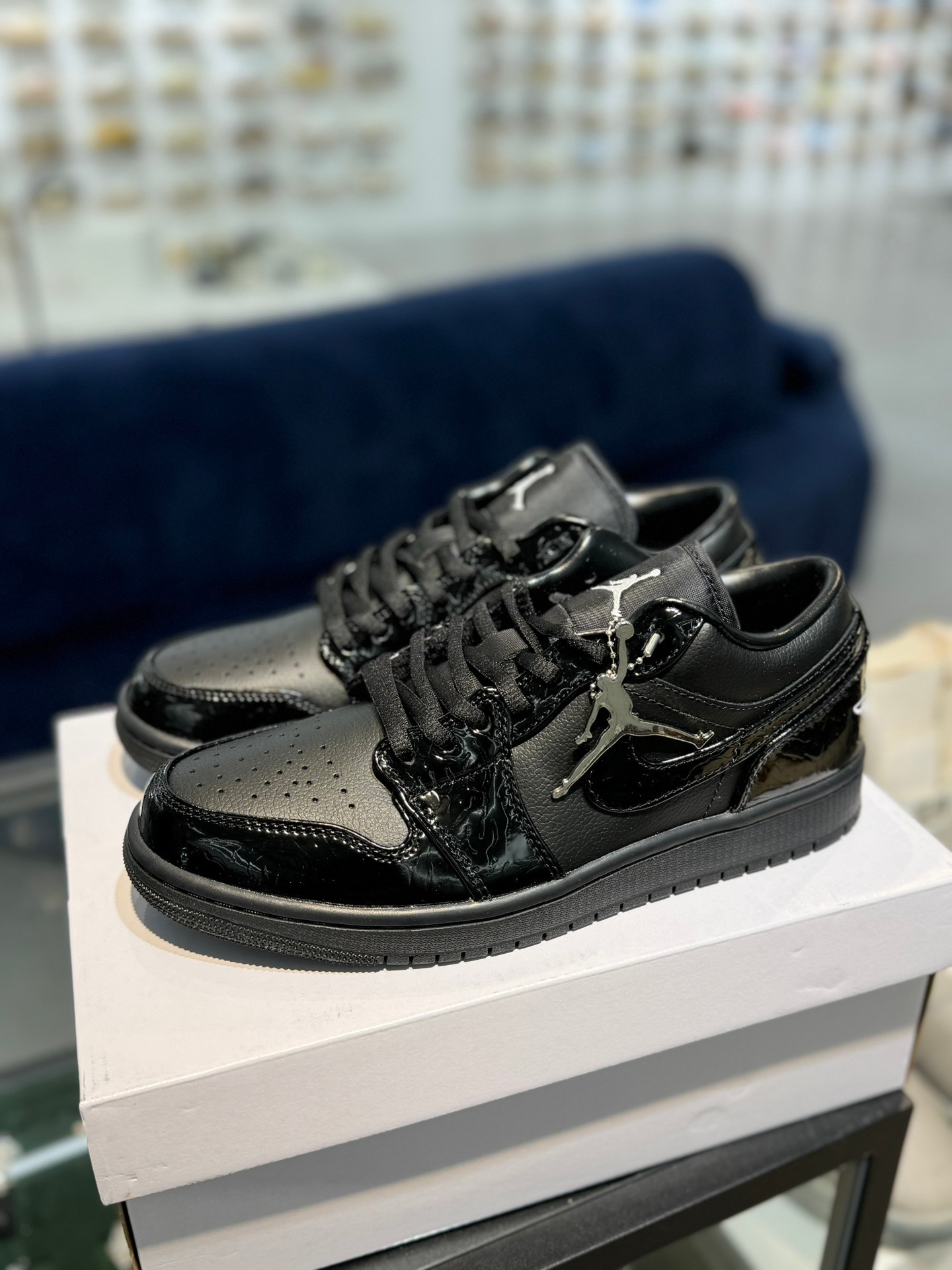 Jordan 1 Low SE Patent Elephant Black (Top version)