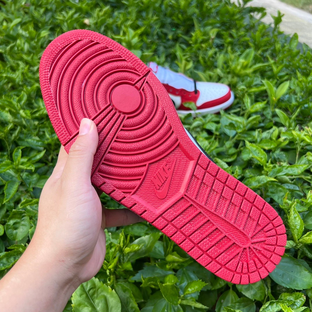 Jordan 1 Retro Low Chicago