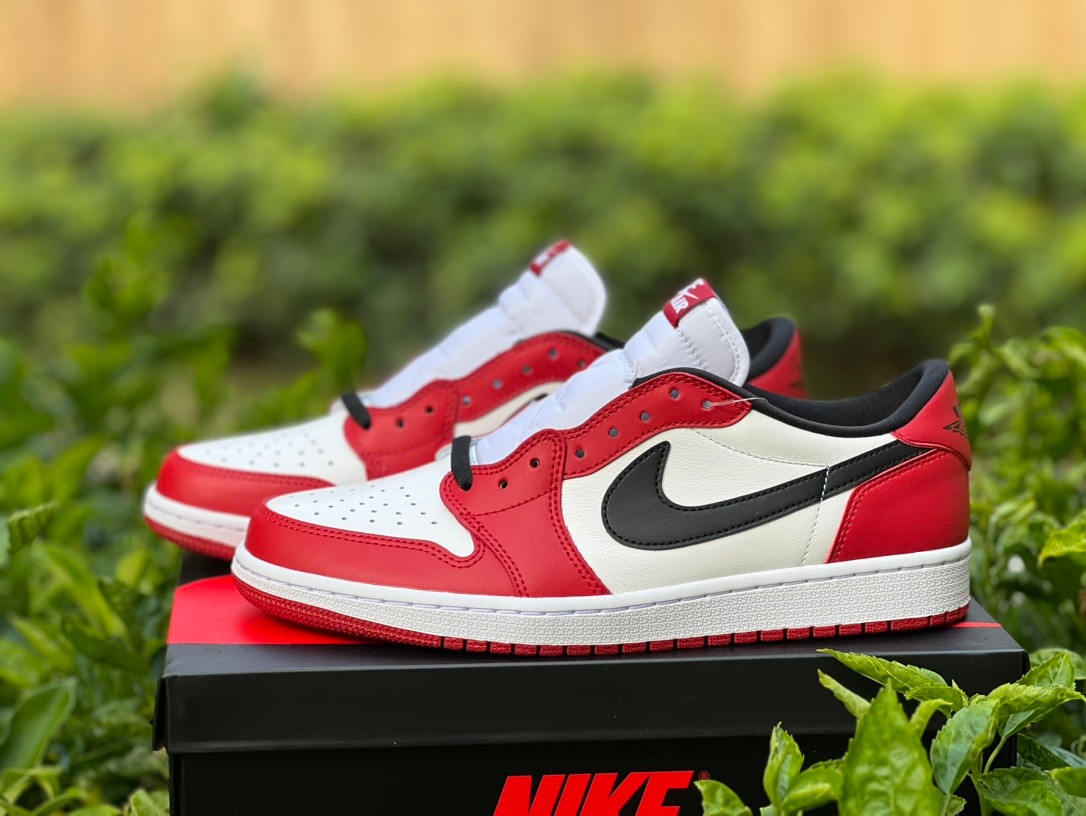 Jordan 1 Retro Low Chicago