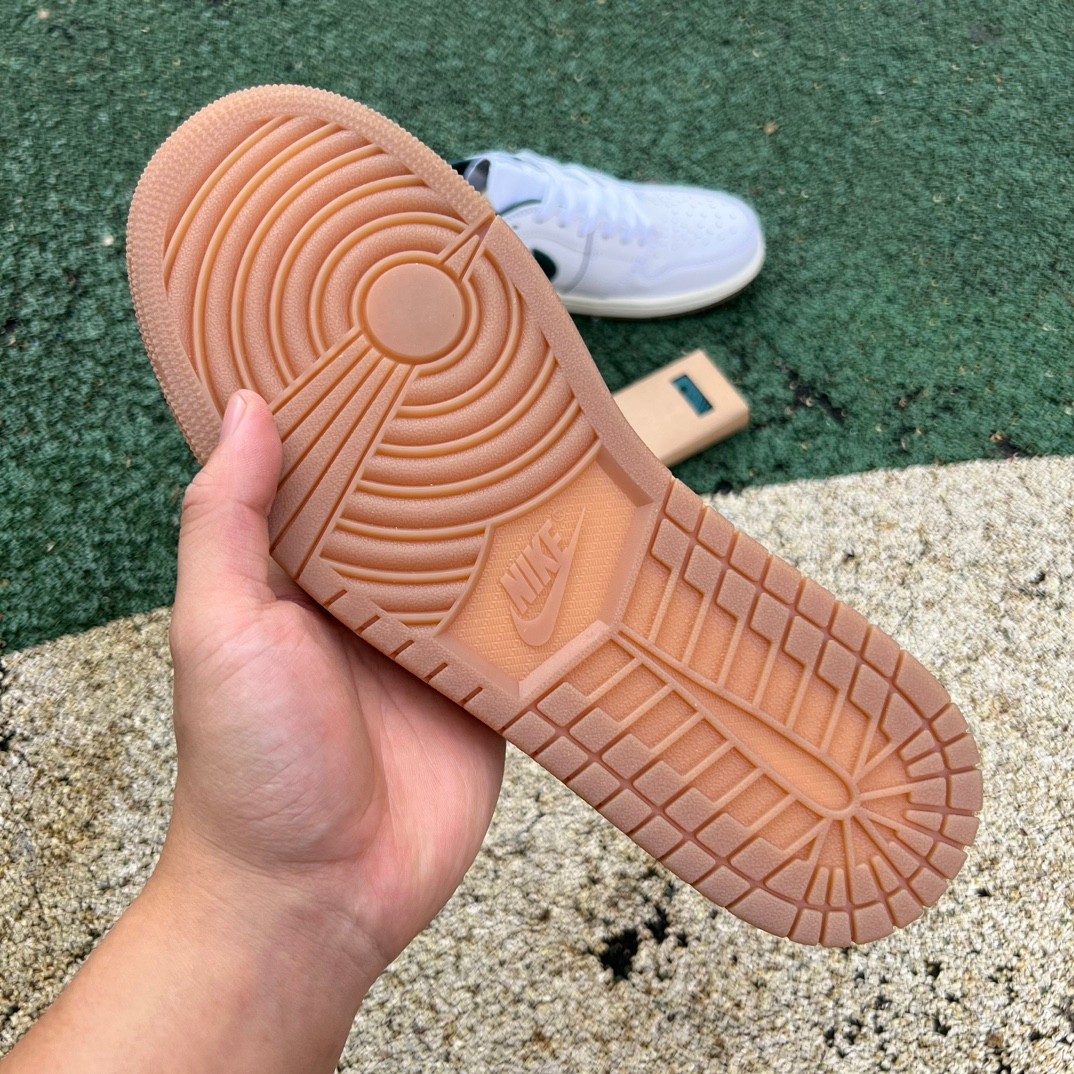 Jordan 1 Retro Low OG Oxidized Green