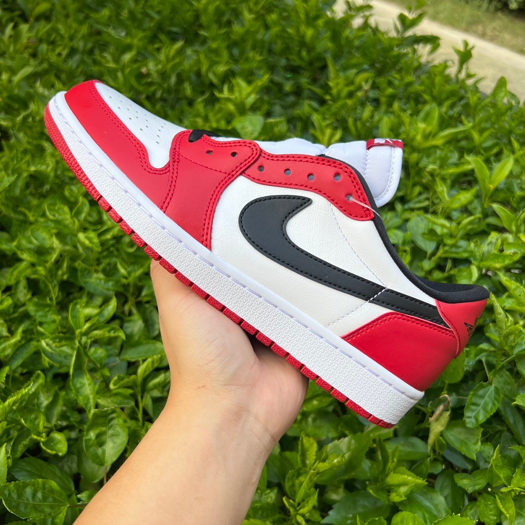 Jordan 1 Retro Low Chicago