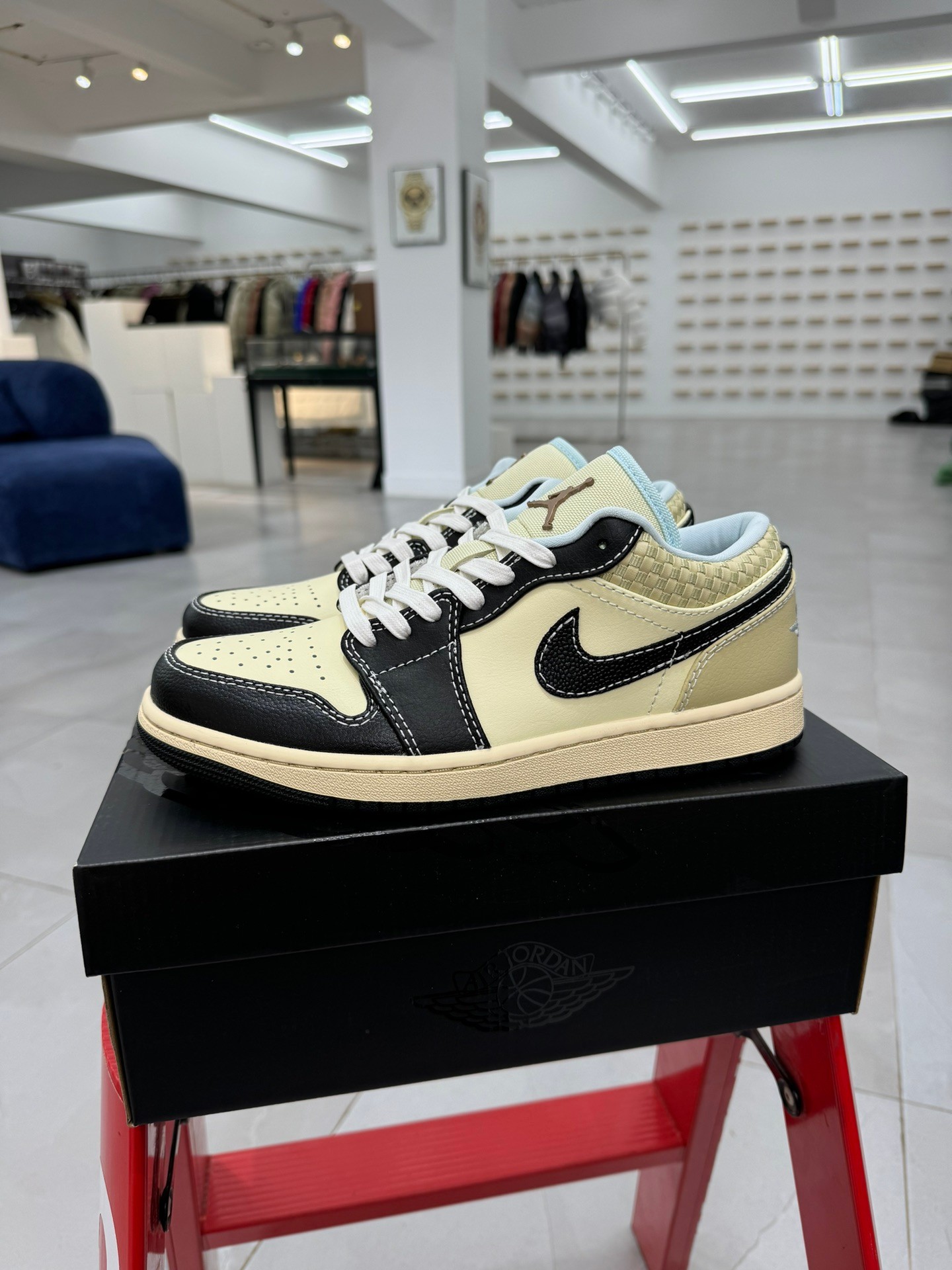 Jordan 1 Low SE Coconut Milk Black Muslin