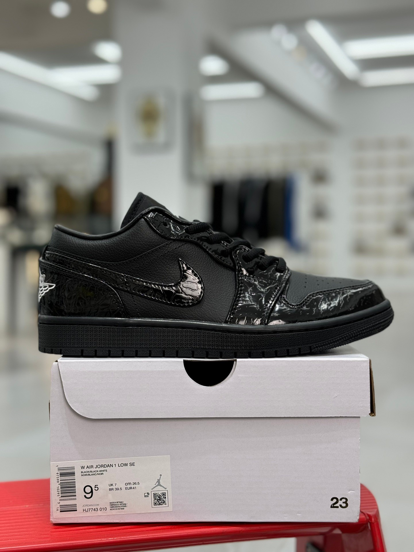 Jordan 1 Low SE Patent Elephant Black (Top version)