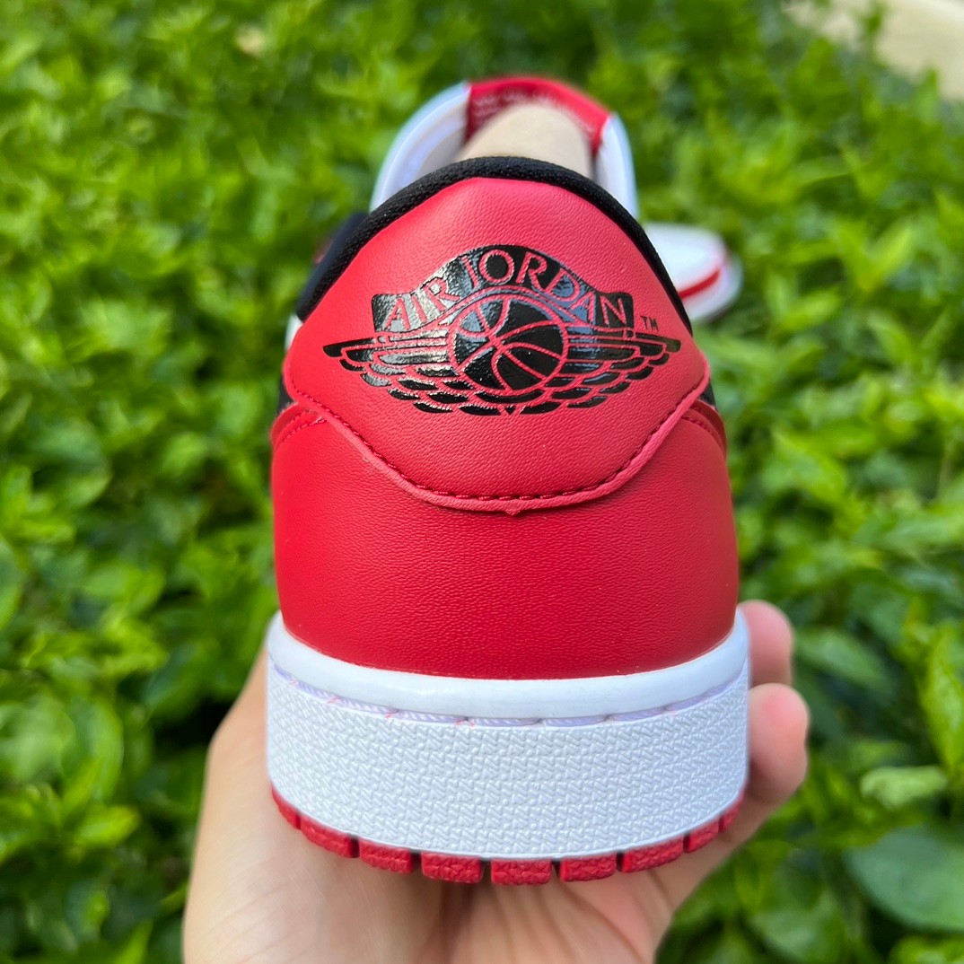 Jordan 1 Retro Low Chicago
