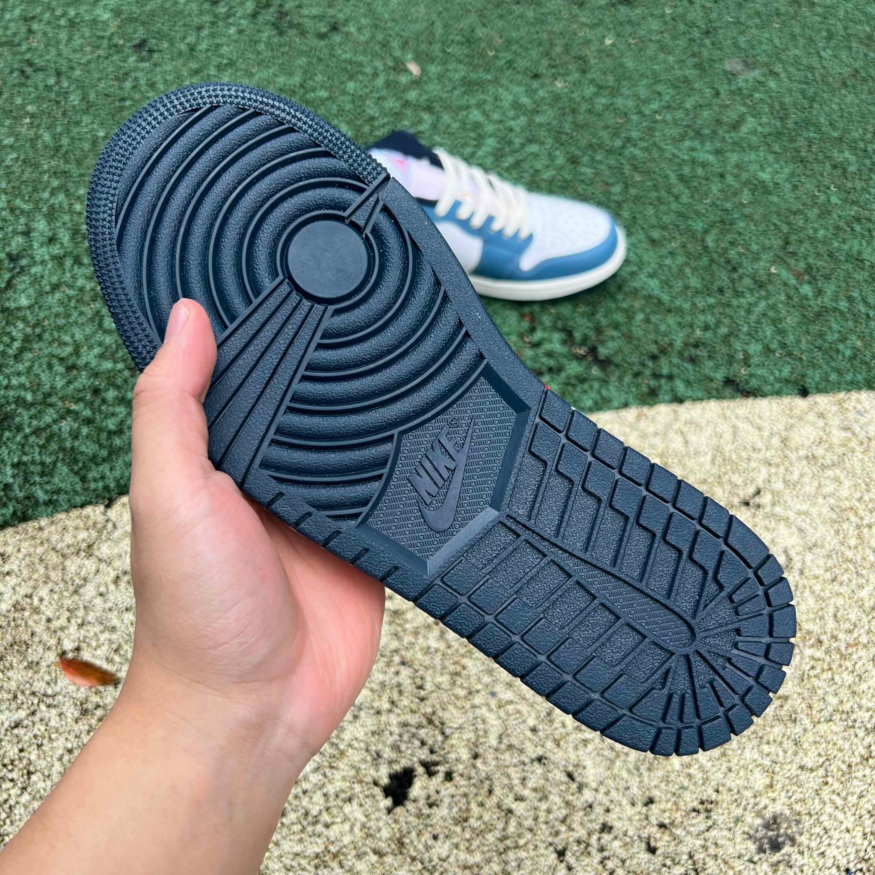 Jordan 1 Low SE Armory Navy