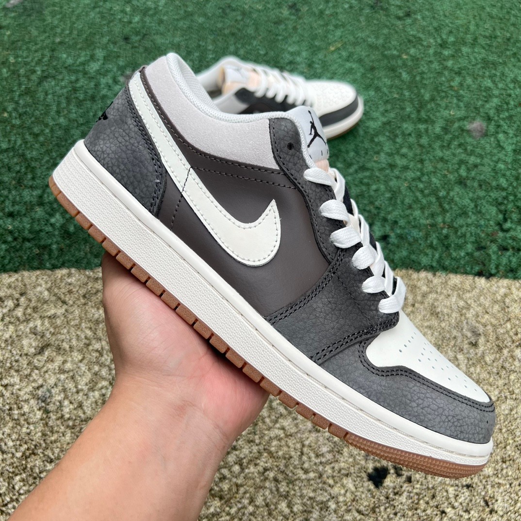 Jordan 1 Low SNKRS Day Korea Magpie