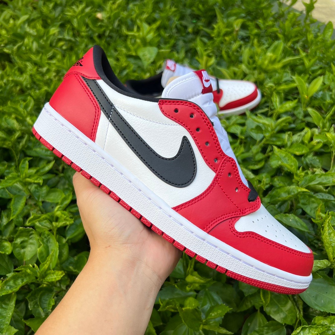 Jordan 1 Retro Low Chicago