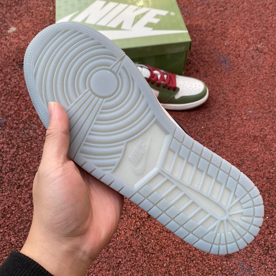 Jordan 1 Retro Low OG Year of the Dragon