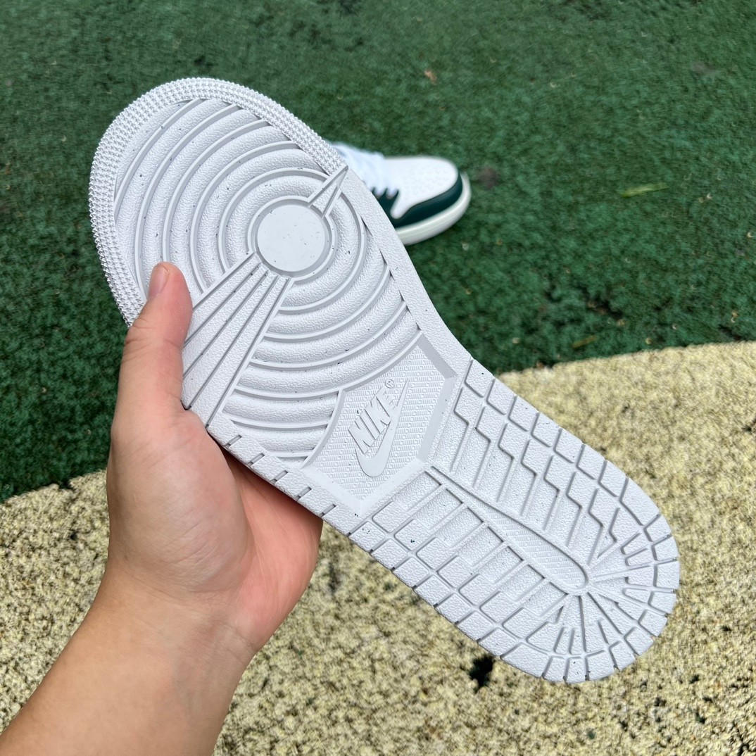 Jordan 1 Low SE Oxidized Green