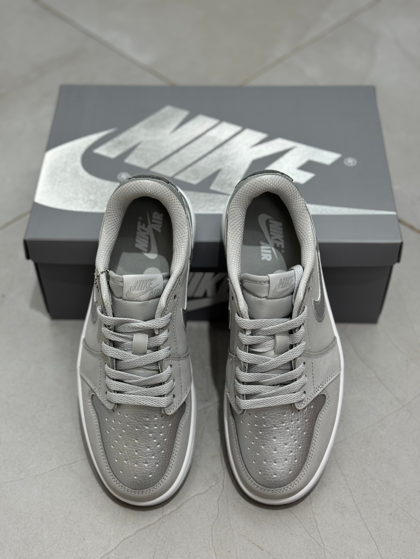 Jordan 1 Low OG Metallic Silver-36-46