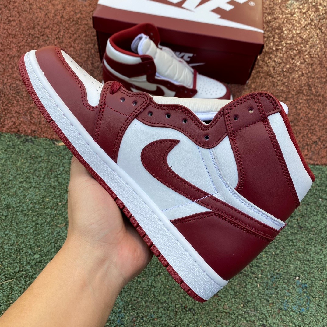 Air Jordan 1 Retro Hi OG Team Red