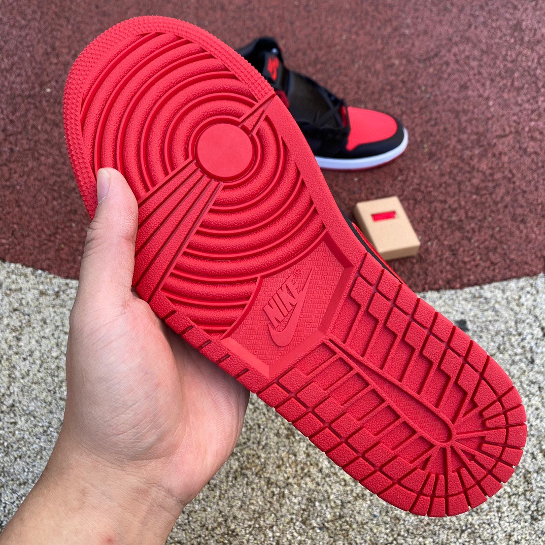 Jordan 1 Retro High OG Satin Bred