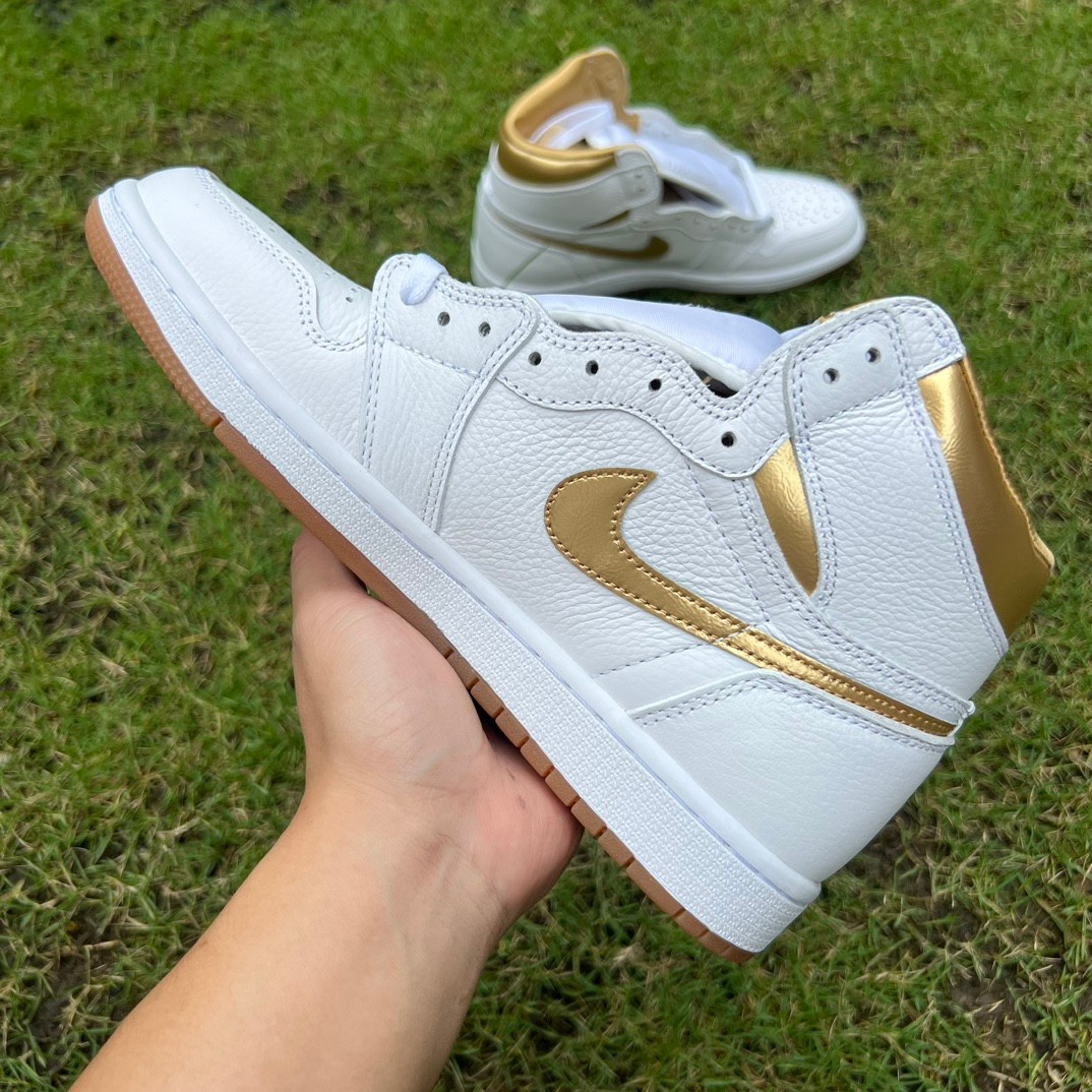 Jordan 1 Retro High OG Metallic Gold