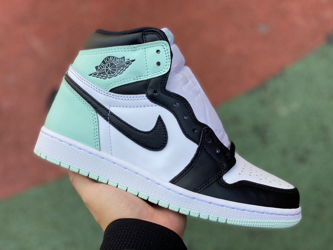 Jordan 1 Retro High Igloo